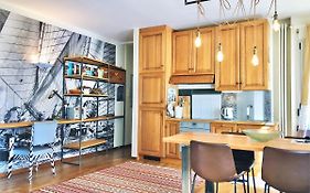 Mascalzone Latino, City Center Apartment